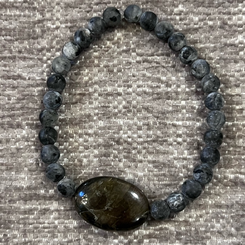 🖤HP🖤 Handmade Gothic Natural Healing Labradorite Stone Beaded Bracelet, Size 7”